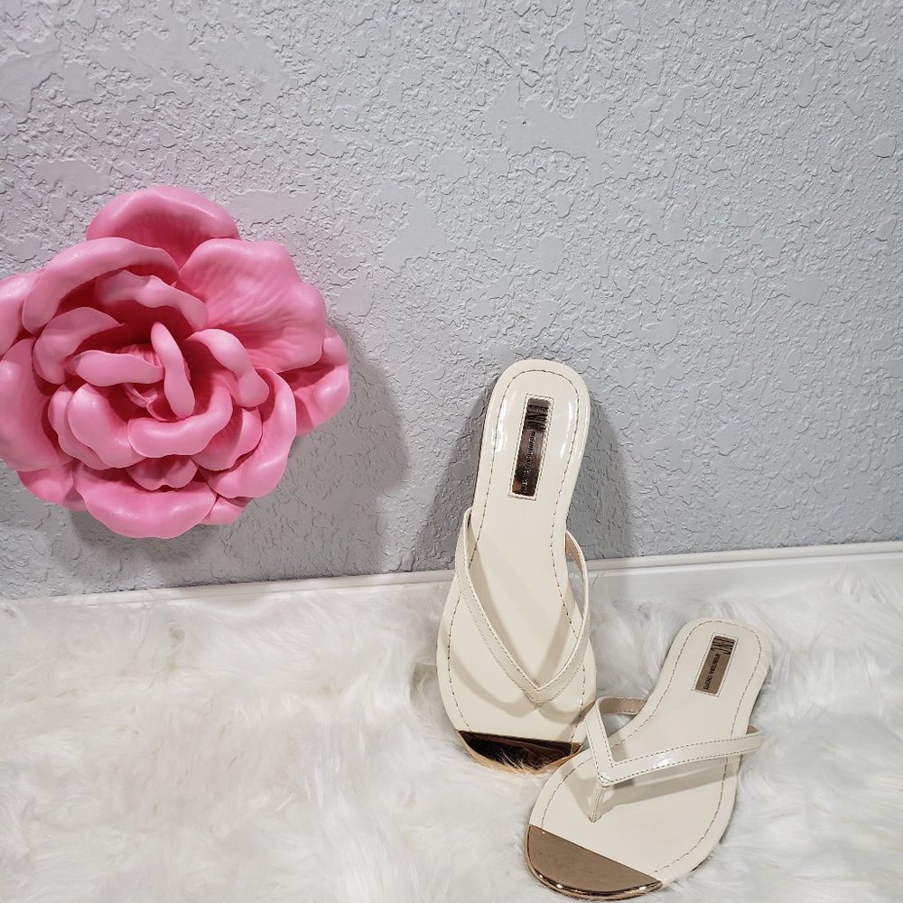 FRENCH WHITE I.N.C. Sandals